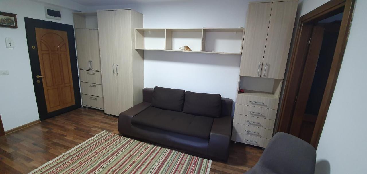 Yla Apartments Piatra Neamt Ngoại thất bức ảnh
