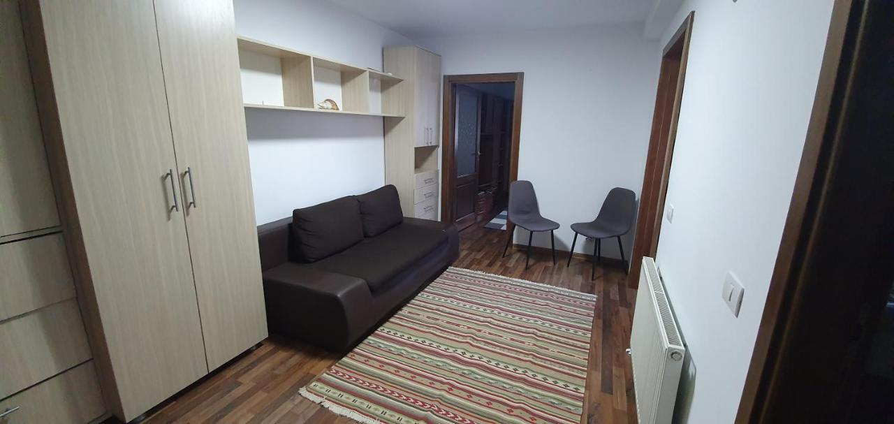 Yla Apartments Piatra Neamt Ngoại thất bức ảnh