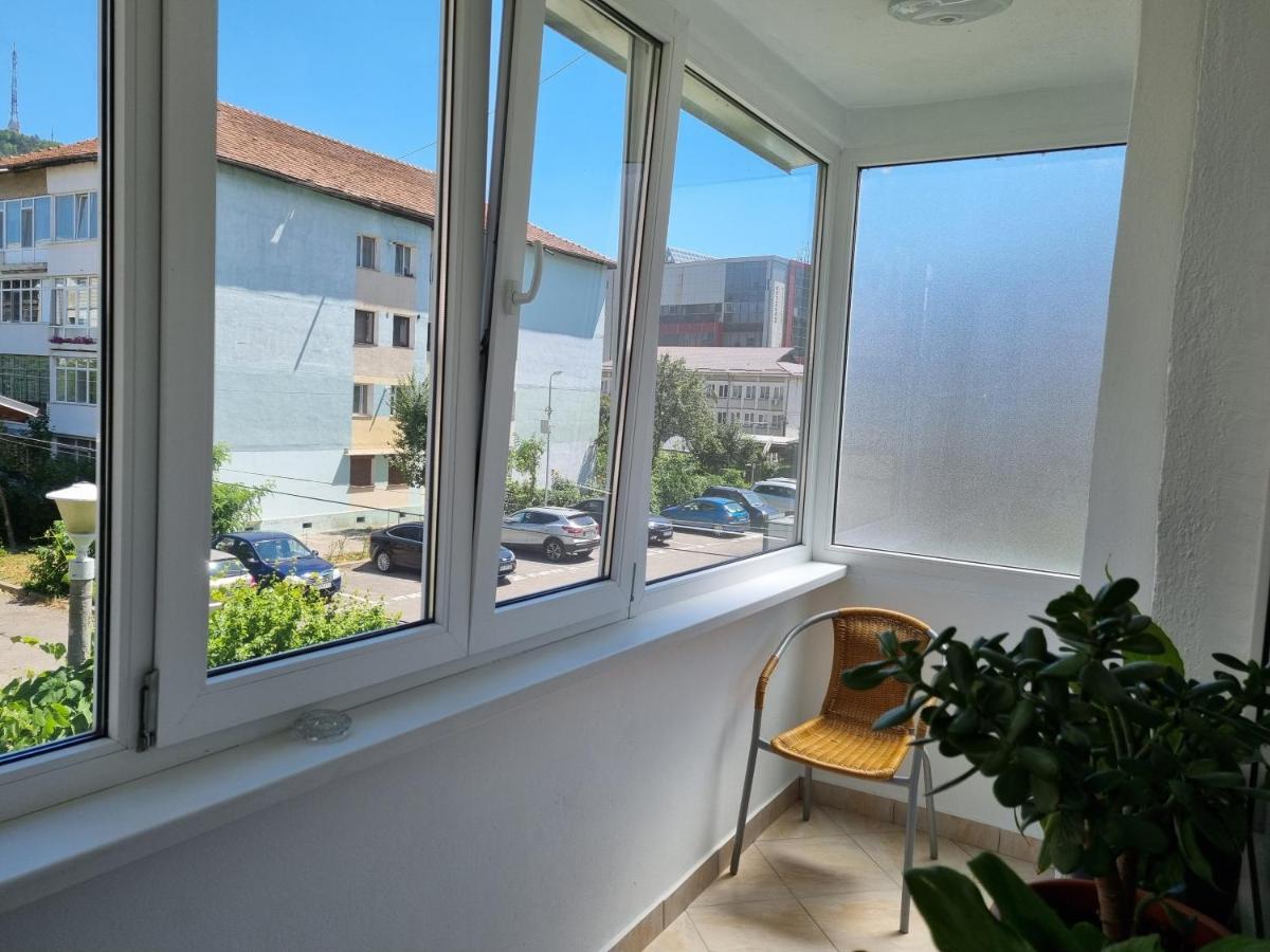 Yla Apartments Piatra Neamt Ngoại thất bức ảnh