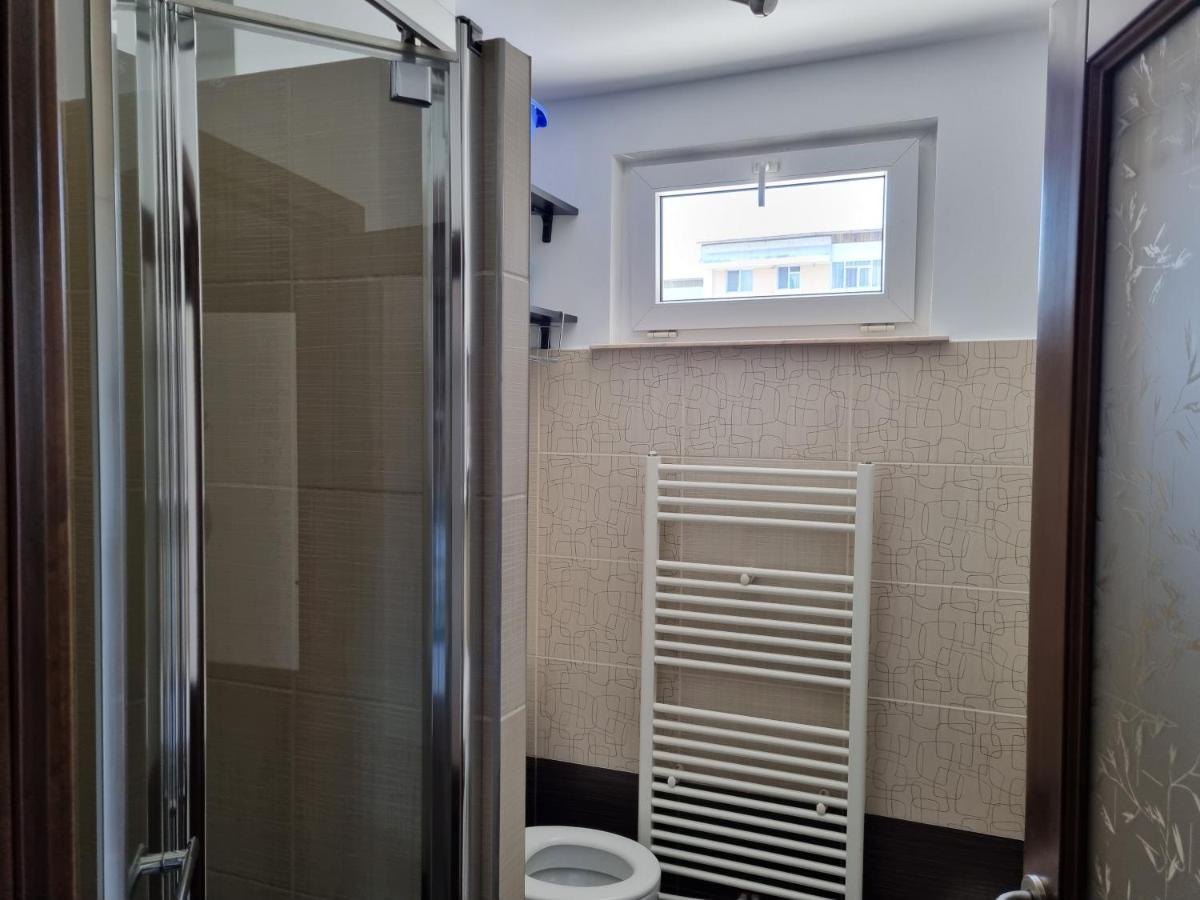 Yla Apartments Piatra Neamt Ngoại thất bức ảnh